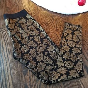Chic Black and Gold Floral Leggings
